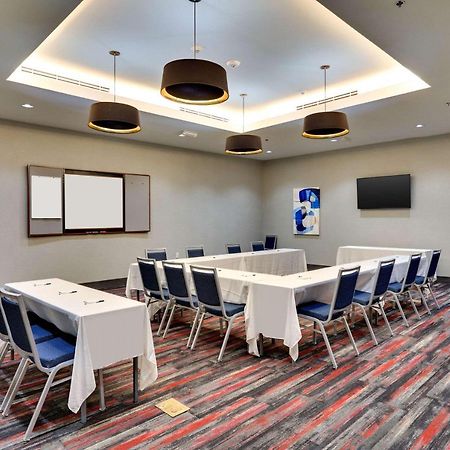 La Quinta Inn & Suites By Wyndham Lakeway Exterior photo
